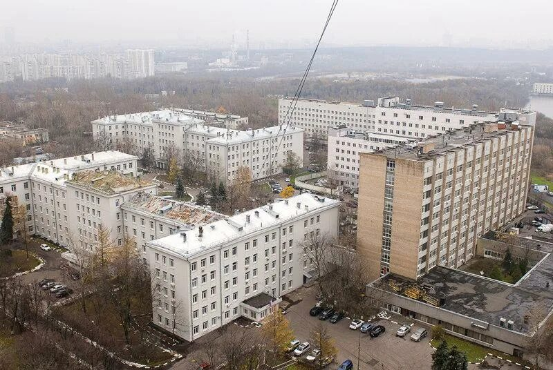 Больница № 67, улица Саляма Адиля. Источник Источник https://www.kleos.ru/meditsina/gorodskaya-klinicheskaya-bolnitsa-67-im-la-vorohobova/.