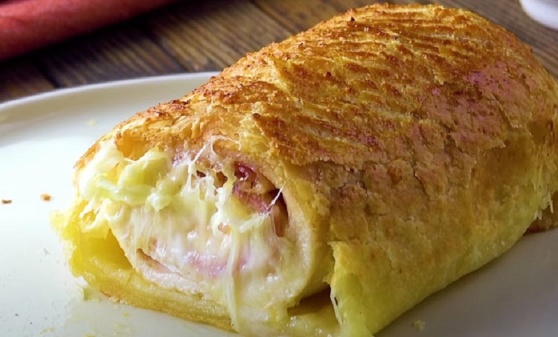 Как из обычной куриной грудки сделать яркое блюдо для всей семьи: пошаговый рецепт рулетиков «Кордон Блю»