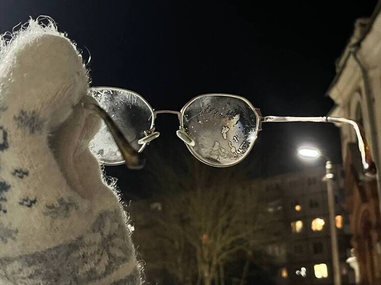     Петербуржцам советуют одеваться теплее, чтобы избежать обморожений. Фото из архива "МК в Питере"