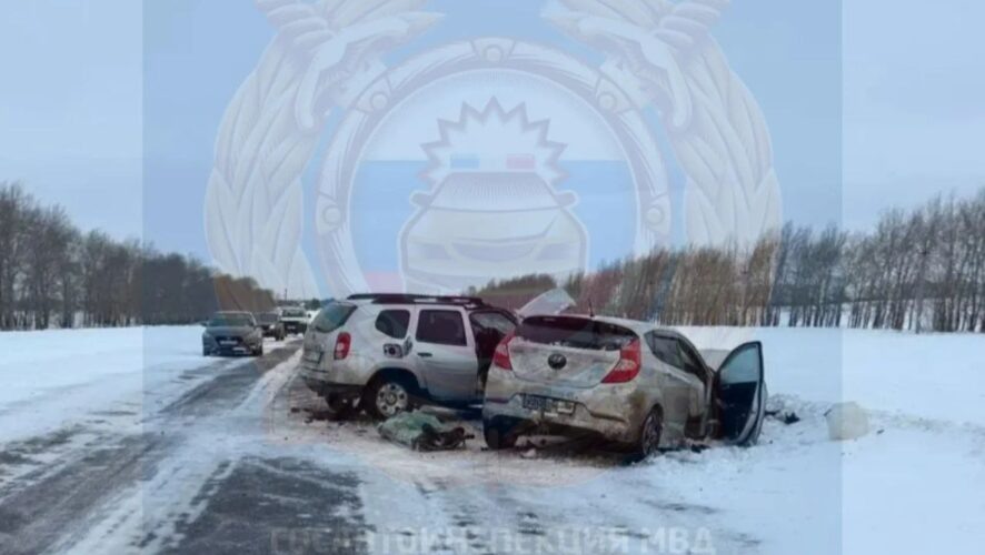 Водитель погиб в лобовом столкновении в Актанышском районе — страшные кадры