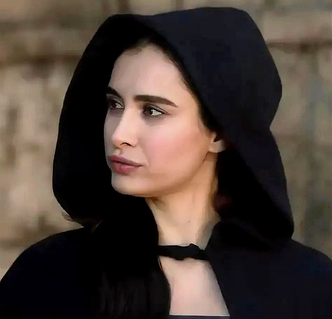 Валиде Турхан. 