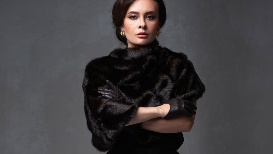 Салон весь в истерике: певица Эльмира Калимуллина стала частью ЧП с самолетом в аэропорту