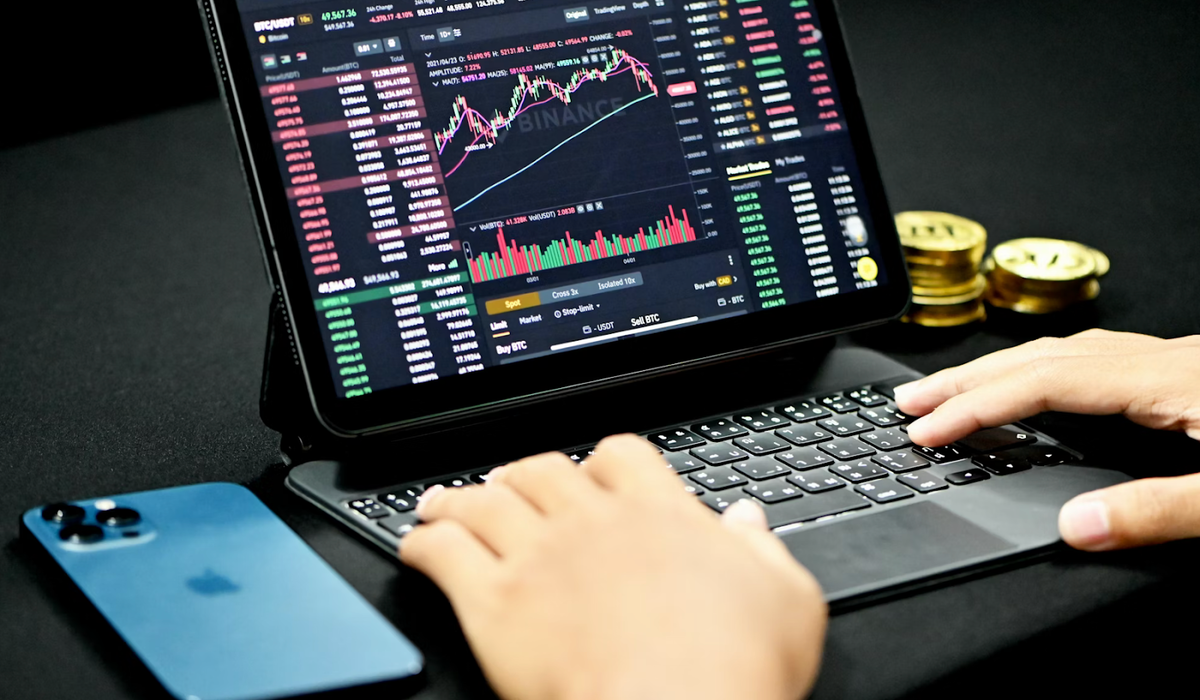 Обменник крипты Тюмень — безопасный обмен USDT и BTC в 2026