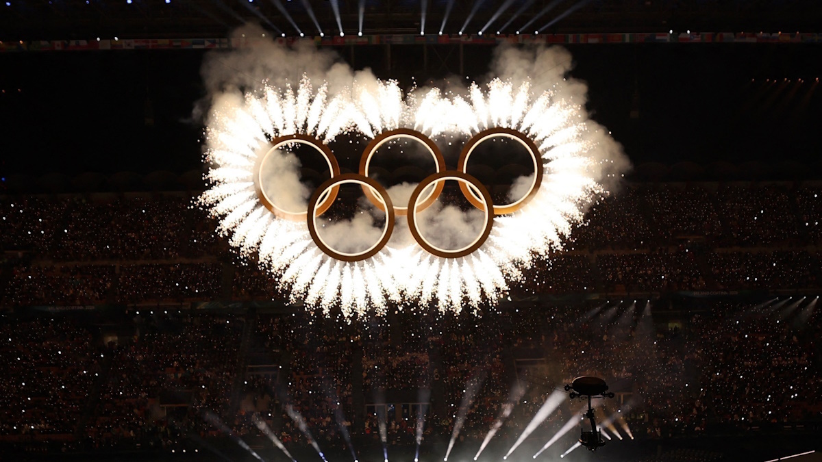    Олимпийские кольца на стадионе "Сан-Сиро". Фото: REUTERS