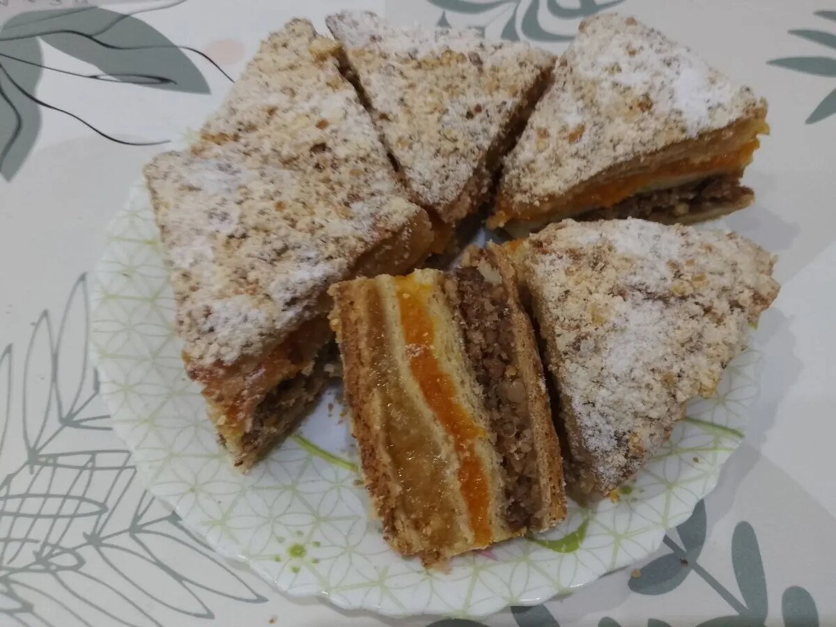 Песочный трехслойный пирог