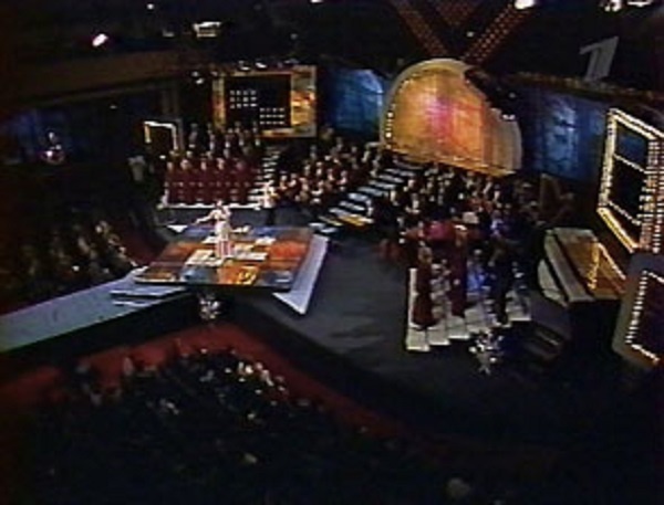 Песня-1986. Вид сцены сверху.