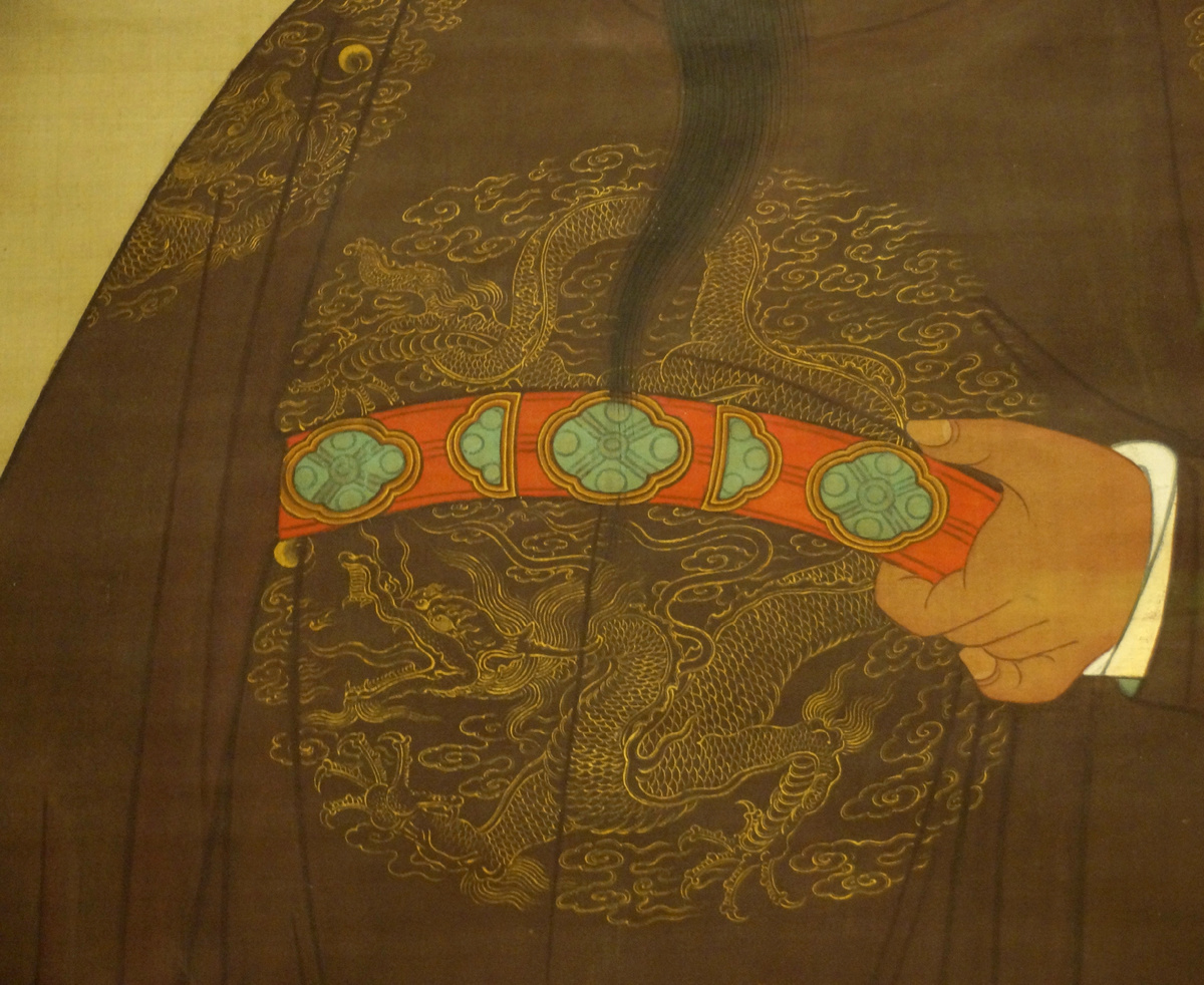 Император Тай-цзу, основатель династии Сун (фрагмент). Китай, династия Мин (1368-1644). Шёлк, тушь, цветная тушь. Выставка "Из Пекина в Москву: диалог культур" в ГТГ. Фотография автора.