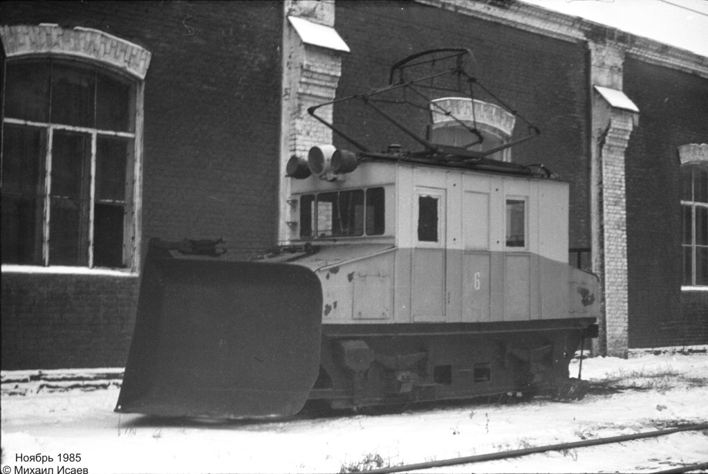 Снегоочиститель №6 в 1985 году, Исчезла лестница и появился пантограф вместо бугеля. Источник: https://transphoto.org/photo/226637/