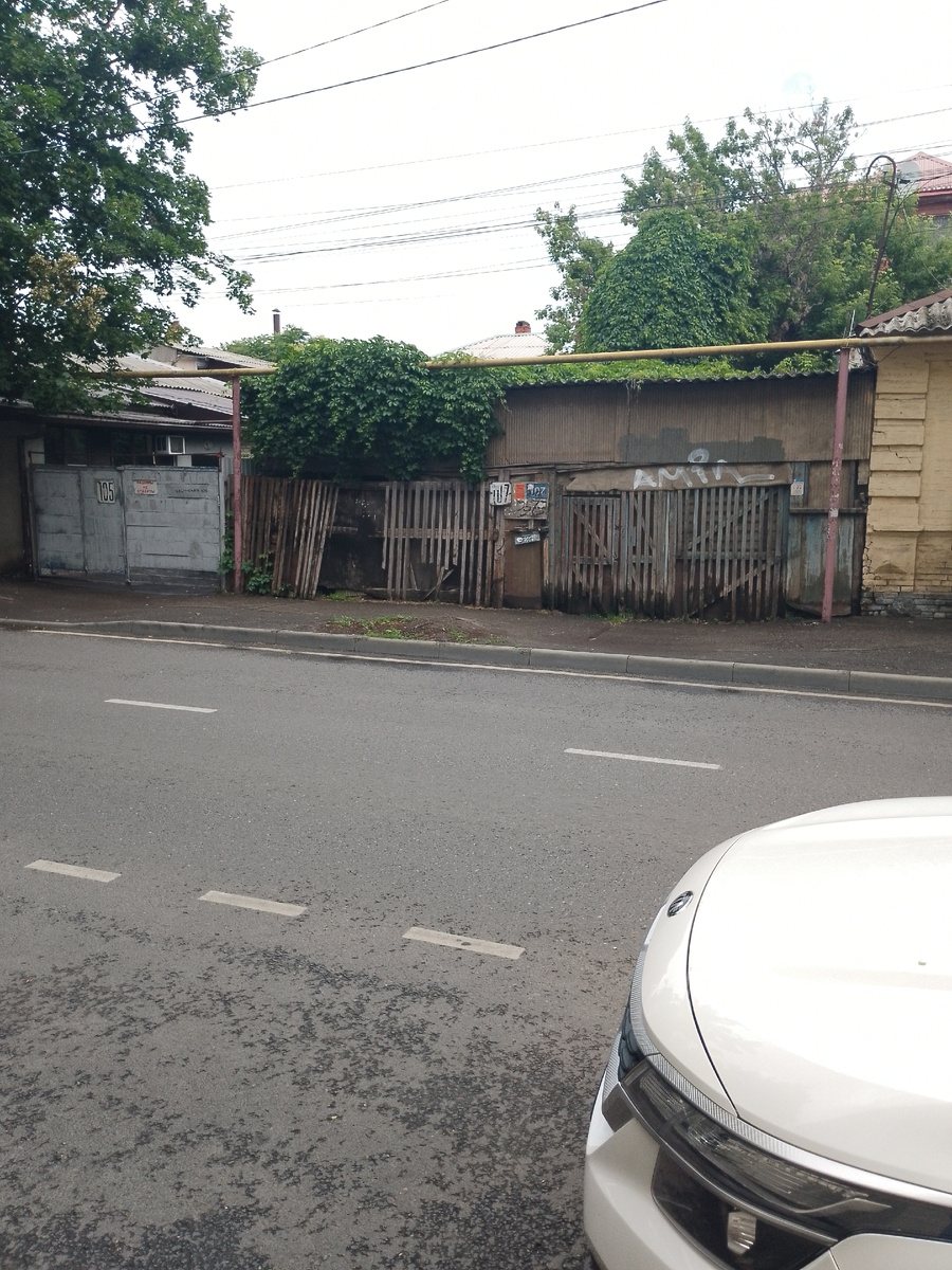 Краснодар. Типичный центр. Улица Карасунская. Фото автора.