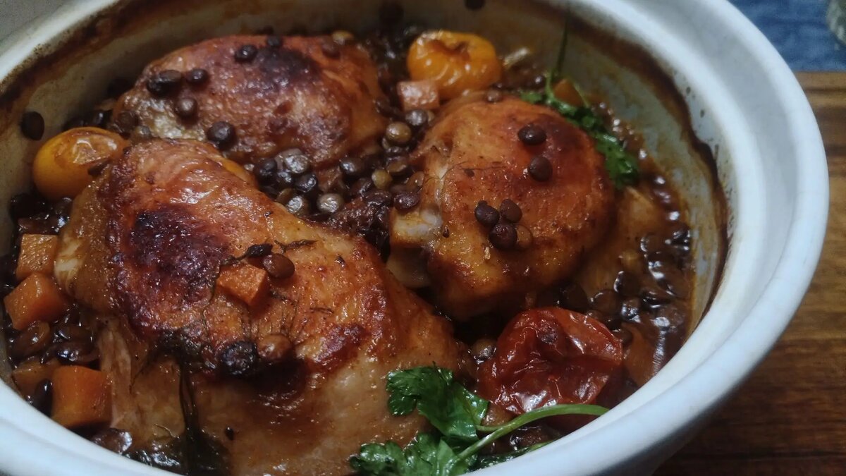 С томатной заливкой.