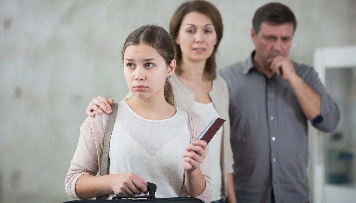 Мама плакала, отец молчал, когда я собрала чемодан