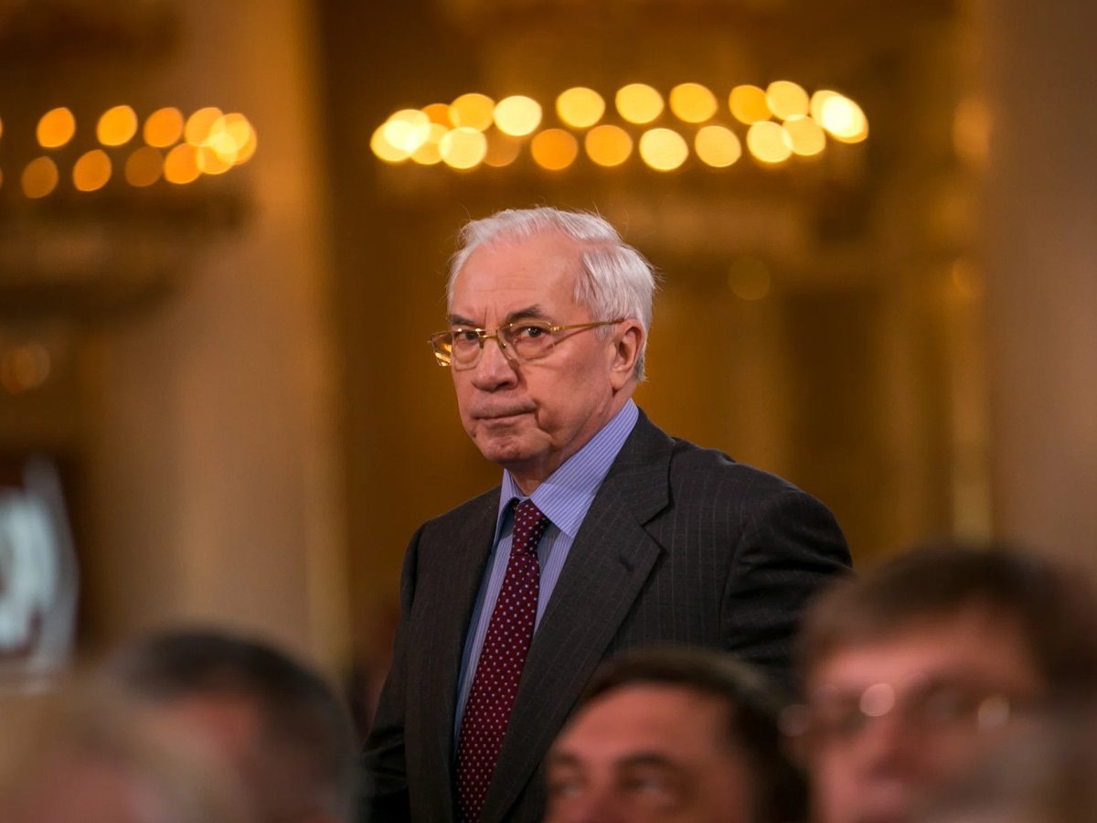     Азаров ответил на вопрос о Донбассе и Новороссии