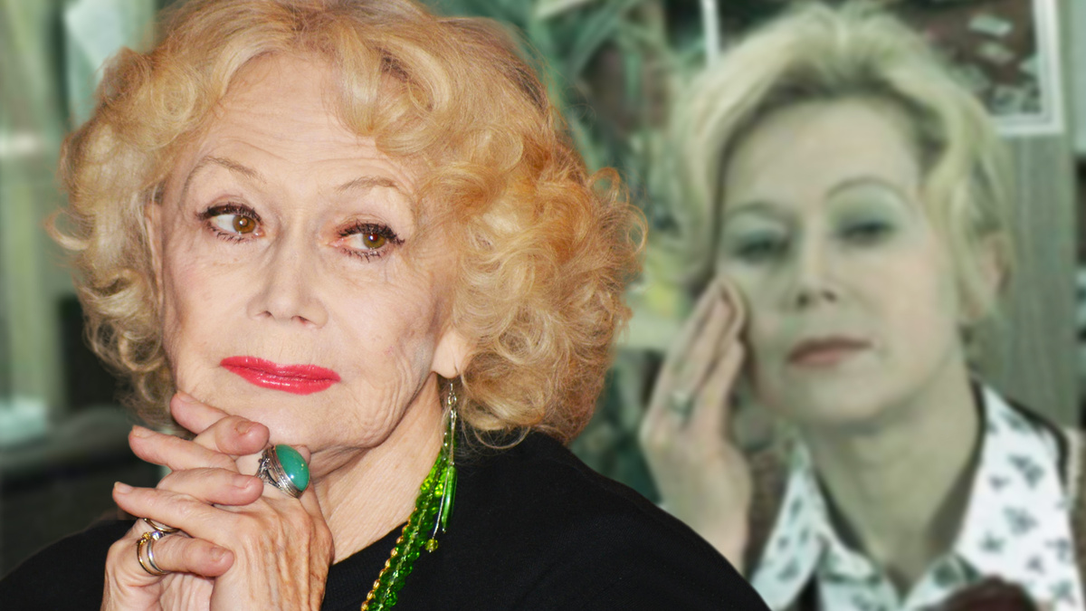 Светлана Владимировна Немоляева — советская и российская актриса театра, кино, телевидения, озвучивания и дубляжа, народная артистка РСФСР (1980)