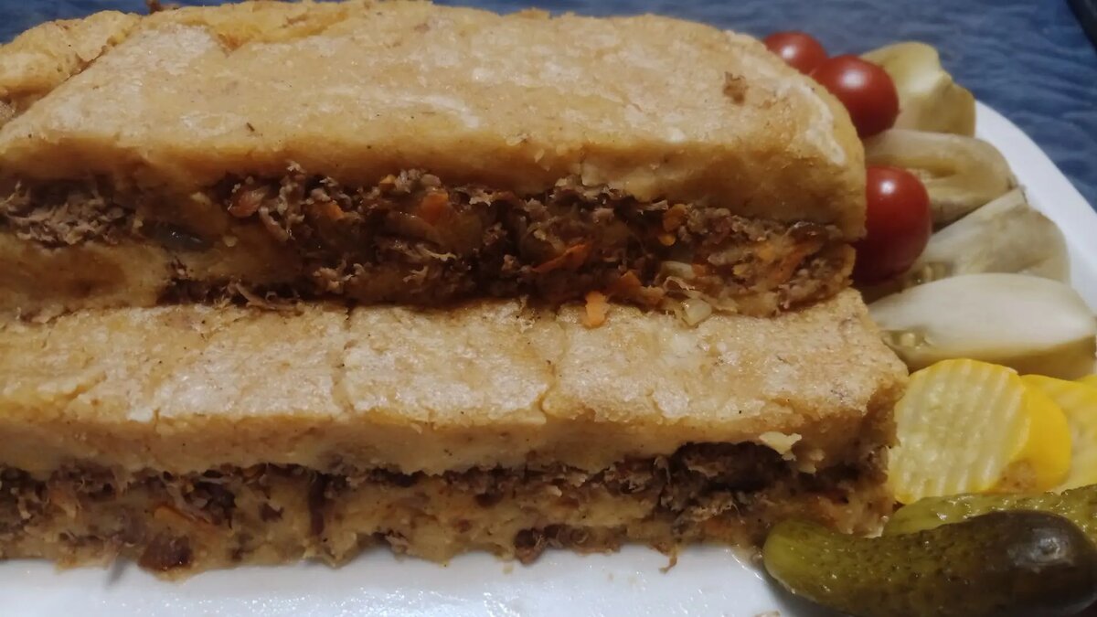 к этому блюду подойдёт любые соленья.