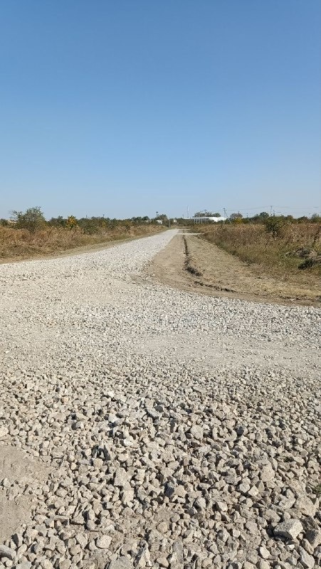 Гравийка, ведущая к ближайшему асфальту, 2023 год.