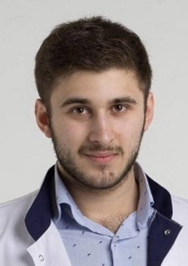 На фото: Магомедкерим Разинович Рагимов.