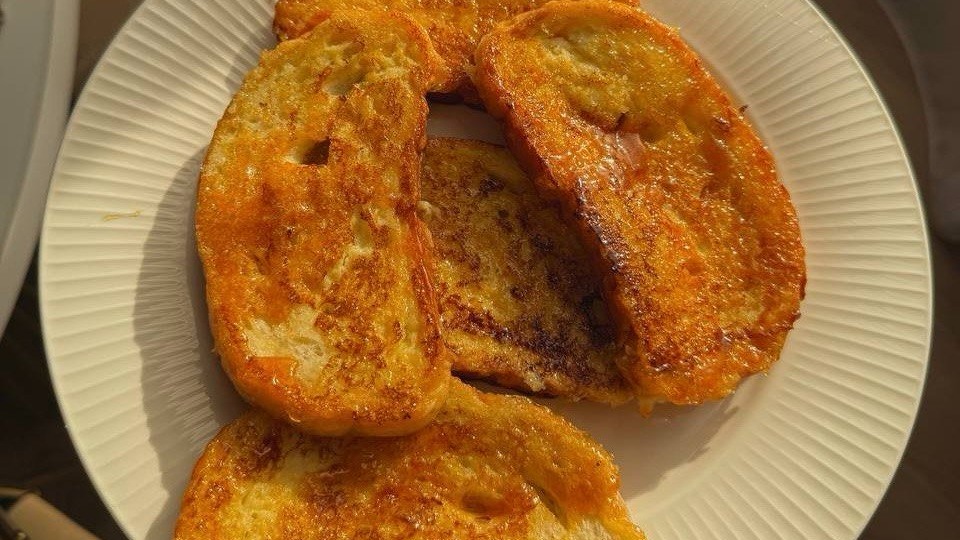 Гренки без молока, но в 10 раз вкуснее: добавляю в яйца один хитрый ингредиент