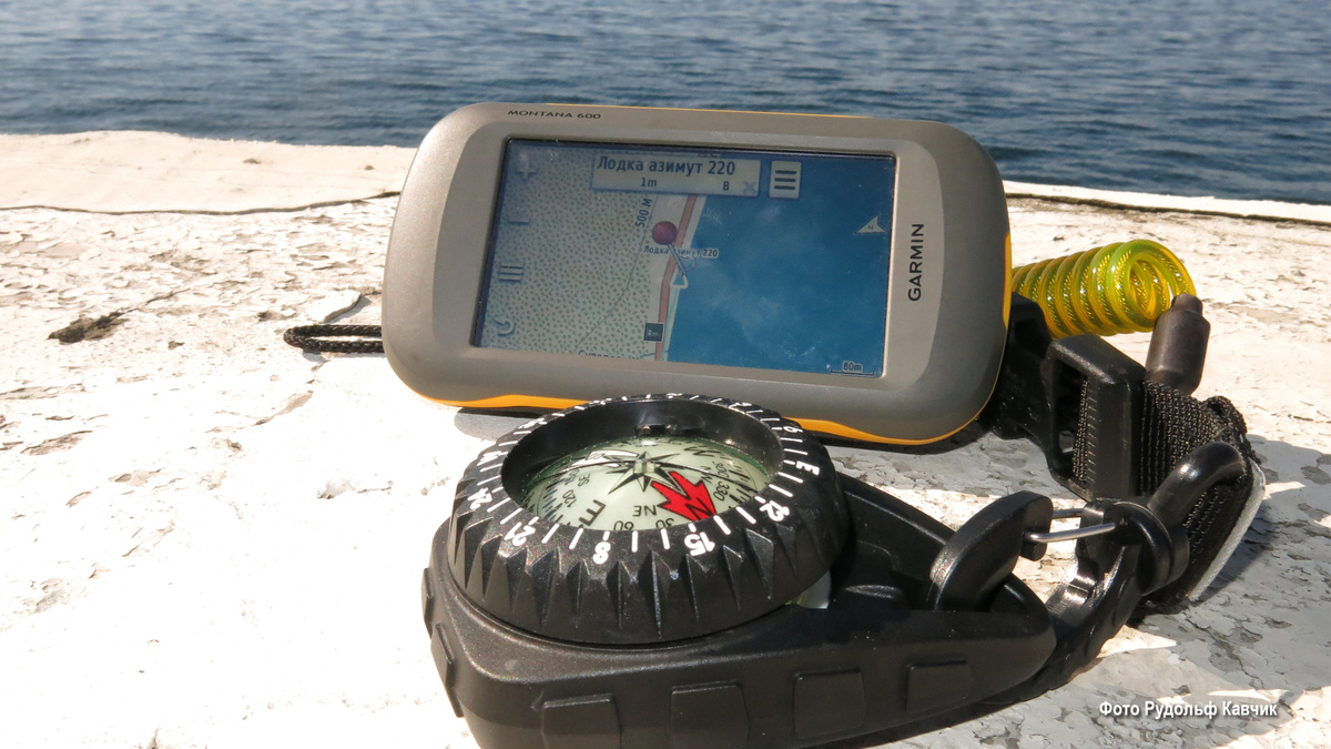 GPS навигатор. На навегаторе отмечена затонувшая лодка в Байкале на глубине 42 метра. Позже расскажу и покажу. Фото Рудольф Кавчик