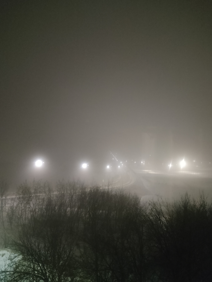  Укрыл так укрыл, Туман - конспиратор. Где целый микрорайон новеньких домов за мостом? Нету! 