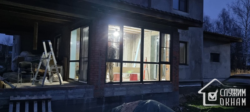 Весной вдруг начало дуть из окна?