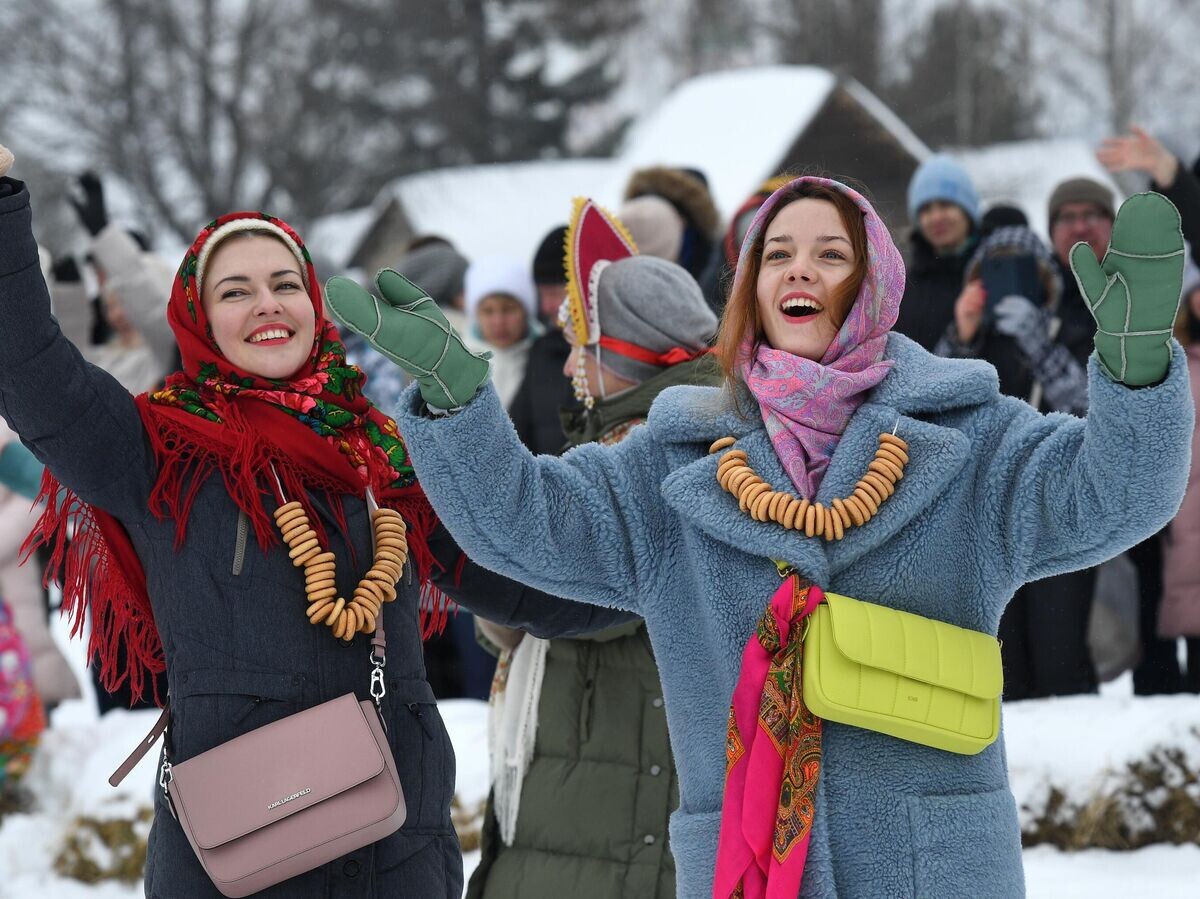    Посетители на праздновании Широкой Масленицы в Суздале | © РИА Новости / Владимир Вяткин
