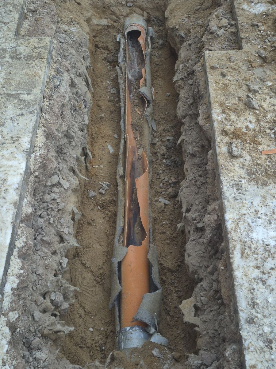 Низкое качество использованных материалов.