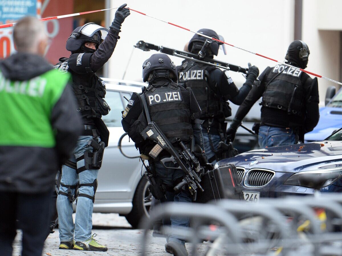    Сотрудники спецподразделения немецкой полиции | © AP Photo / Kerstin Joensson