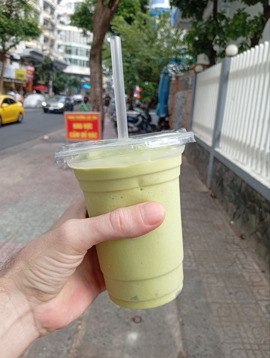 Смузи из Авокадо. Вьетнам Нячанг.