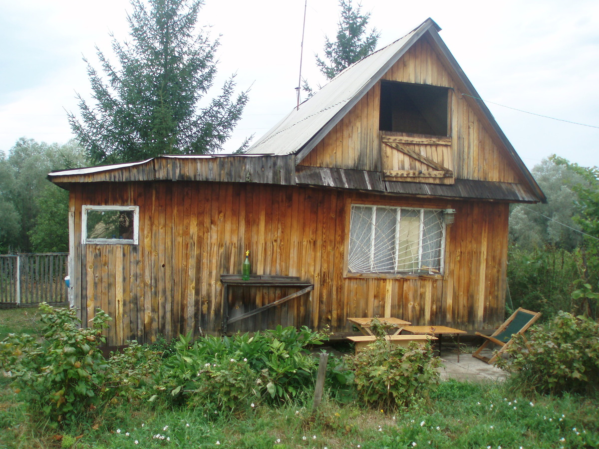 Дача с обратной стороны