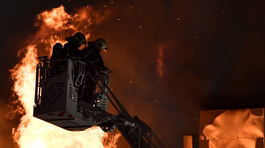 На Кубани после атаки ВСУ загорелся резервуар с нефтепродуктами