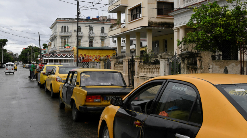 Курорт на мели: нефтяной кризис на Кубе бьет по туризму