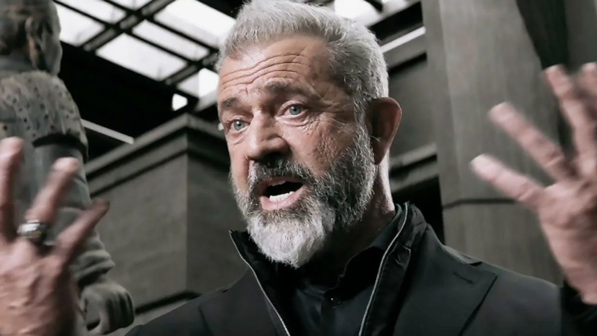 Кадр из кинофильма "День курка", 2021 г., режиссер и сценарист Джо Карнахан, композитор Клинтон Шотер (скриншот)