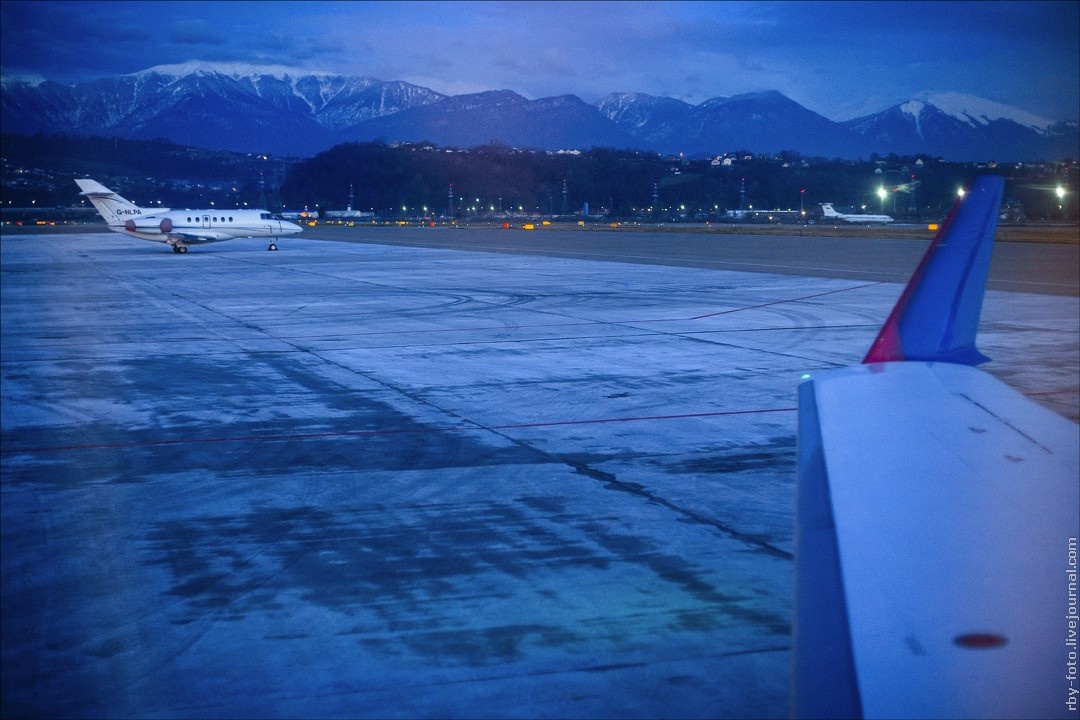 На взлётке в Сочи.  фото: яндекс.