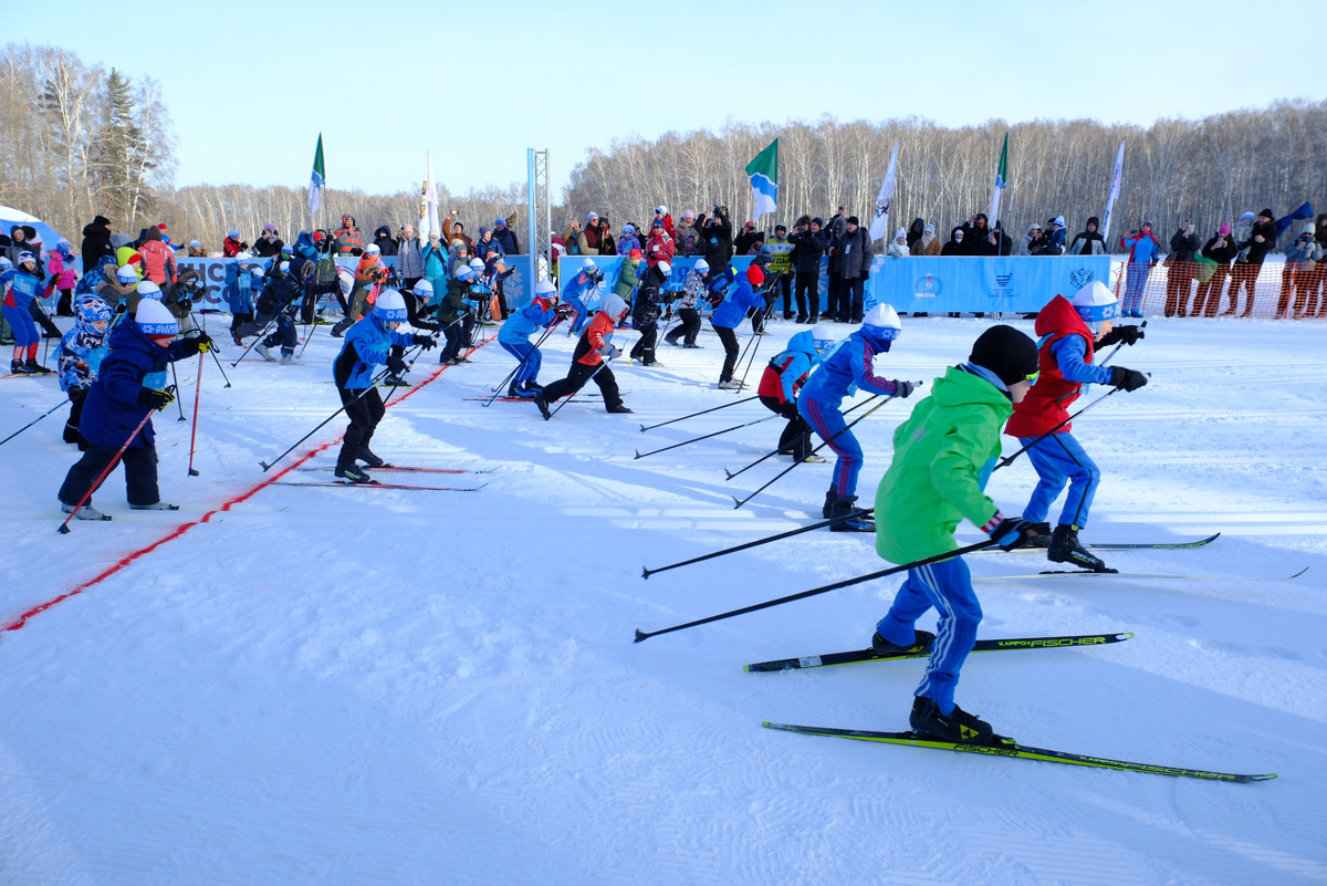 15 тысяч сибиряков вышли на старт «Лыжни России-2026» вместе с губернатором