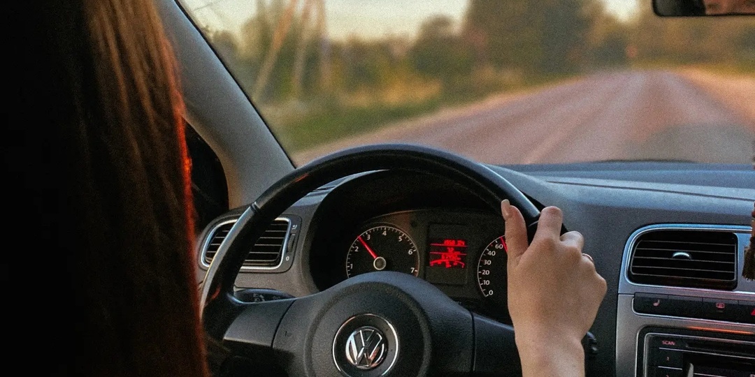 Бабушка-кукушка. Сколько лет дочка за рулëм