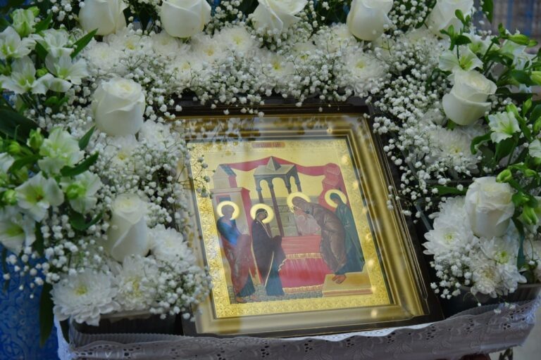    Православные оренбуржцы празднуют Сретение Господне Оренбуржье