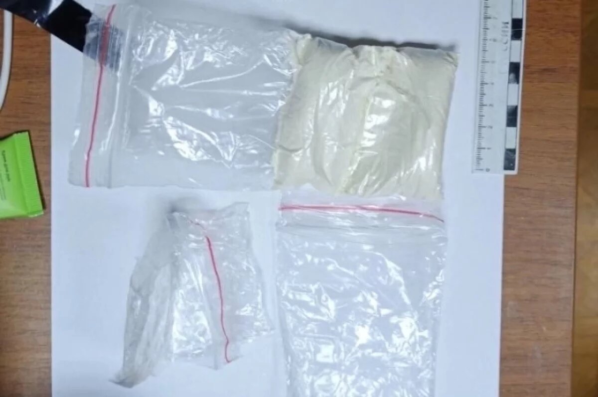    26-летнюю закладчицу задержали с крупной партией наркотиков в Шарыпово