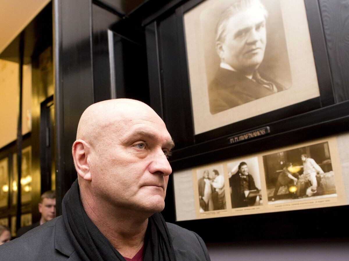    Актер Александр Балуев на праздновании 70-летия Школы-студии МХАТ | © РИА Новости / Илья Питалев