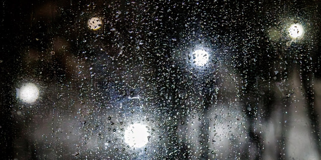 "Ночь, дождь, стекло — три строки судьбы