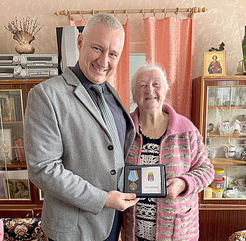    А.М. Латушкин и Т.П. Ковалева. / ФОТО из архива финансового управления Администрации Аксайского района Администратор