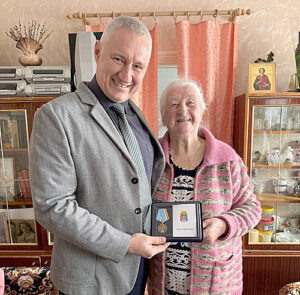 А.М. Латушкин и Т.П. Ковалева. / ФОТО из архива финансового управления Администрации Аксайского района Администратор  📷
