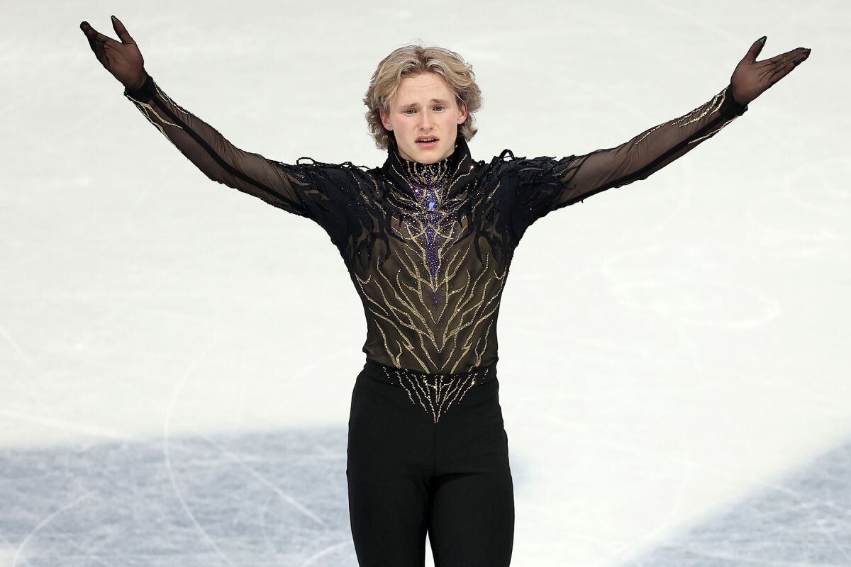 Илья Малинин после выступления в одиночном катании среди мужчин на Олимпийских играх в Милане, 13 февраля 2026 года. Фото: Sarah Stier / Getty Images