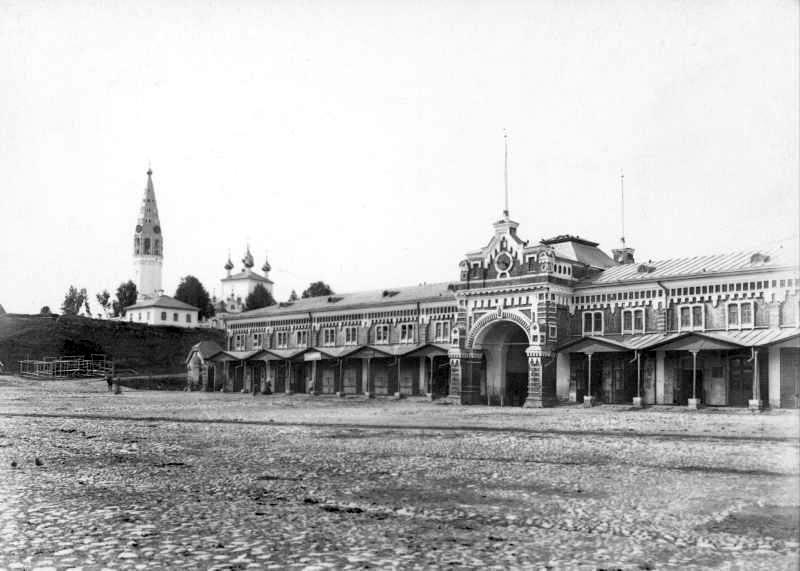 Спасо-Преображенский собор и Торговые ряды. Фото 1900-х гг. С сайта: pastvu.com
