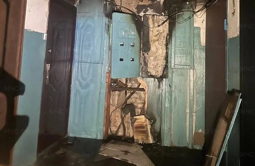 В Орске 10 человек, включая шестерых детей, спасены из горящего подъезда