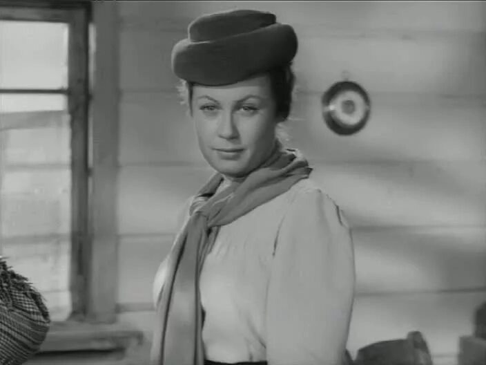 Фильм начинается с появления в Шушенском Надежды Крупской. Актриса Елена Ситко очень похожа на молодую Крупскую и исполнила роль с воодушевлением и обаянием образа.