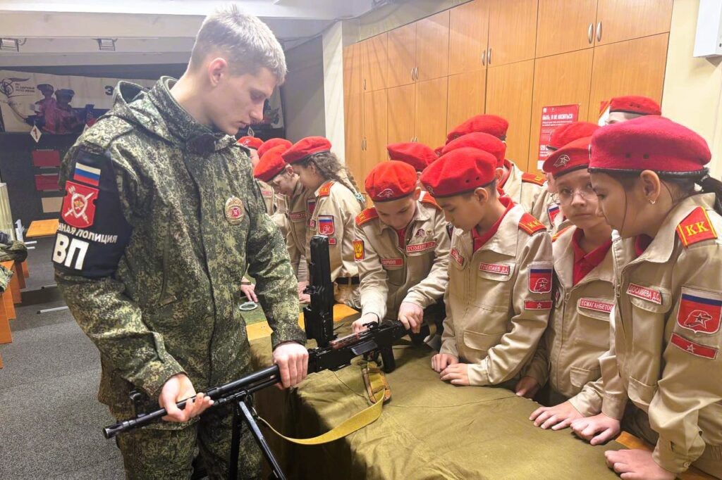     Военные полицейские провели урок мужества для юнармейцев в Ясном Оренбуржье
📷    Военные полицейские провели урок мужества для юнармейцев в Ясном Оренбуржье
📷    Военные полицейские провели урок мужества для юнармейцев в Ясном Оренбуржье
