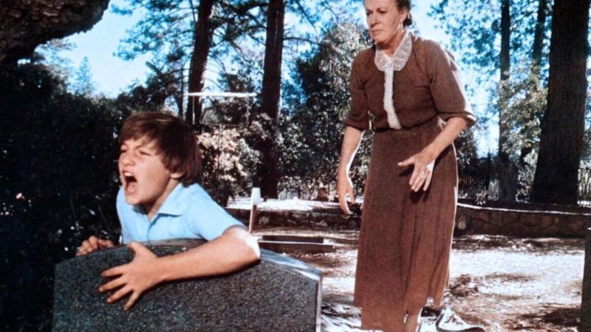 Кадр из фильма "Другой" (1972)