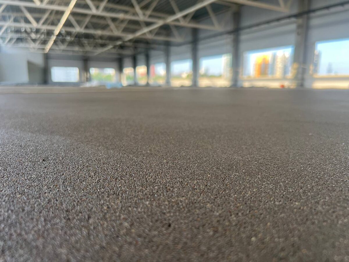 Устройство полусухой механизированной стяжки пола