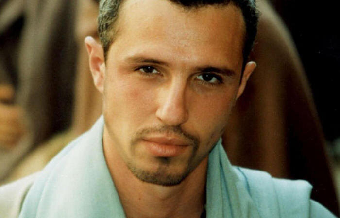 Пошёл в актёры неожиданно для всех.