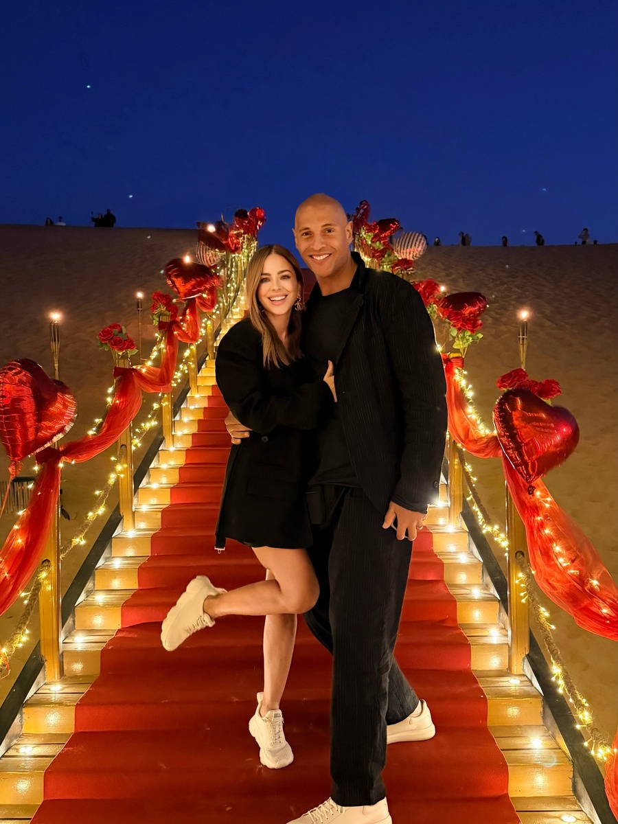    Исаак Виджраку устроил сюрприз женеСоцсети Исаака Виджраку